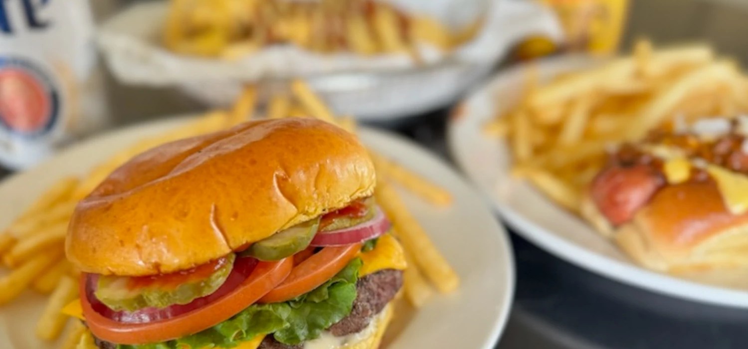 Beer Chili Dogs Cheeseburgers Missouri City TX Patio Restaurant Bluebonnet Grill